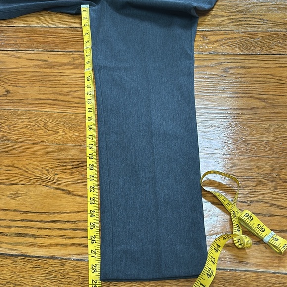 Talbots Chatham Ankle pants in gray,  Side zip. Size 12. Excellent condition. - Picture 10 of 15
